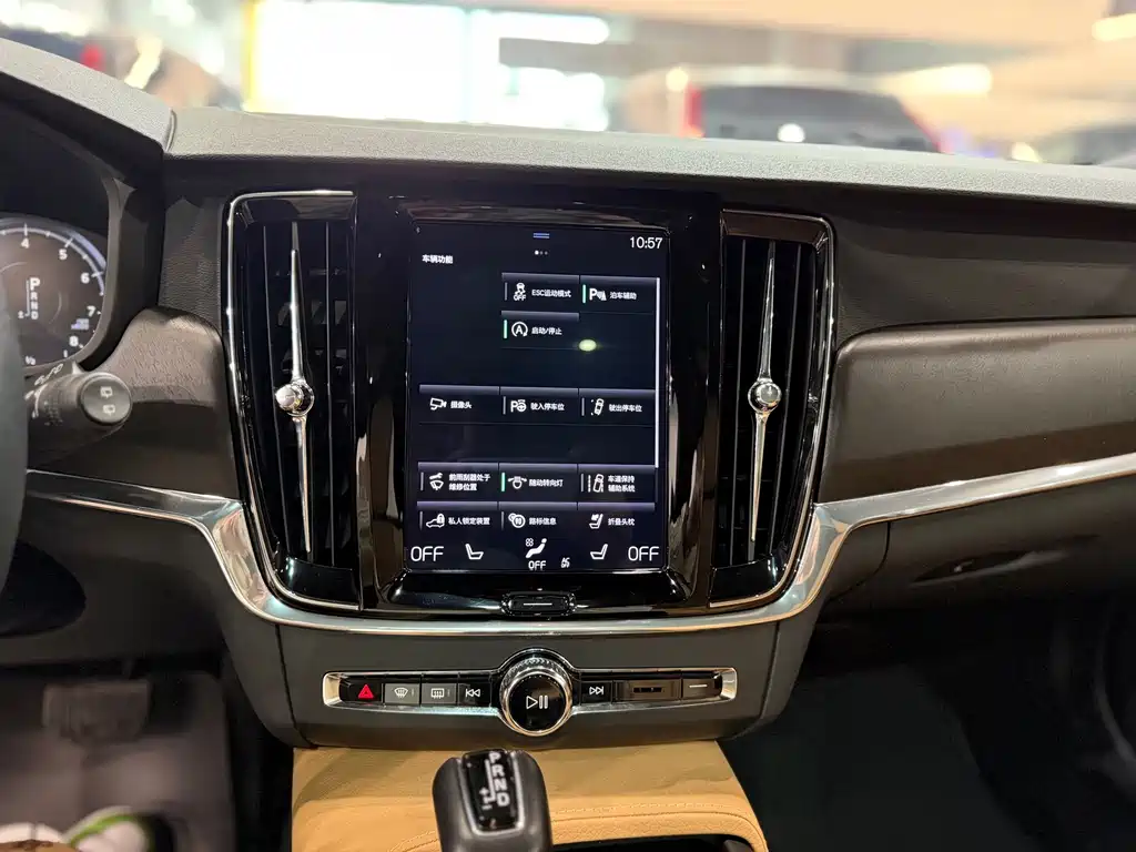 Volvo V90 2018 — фото 11