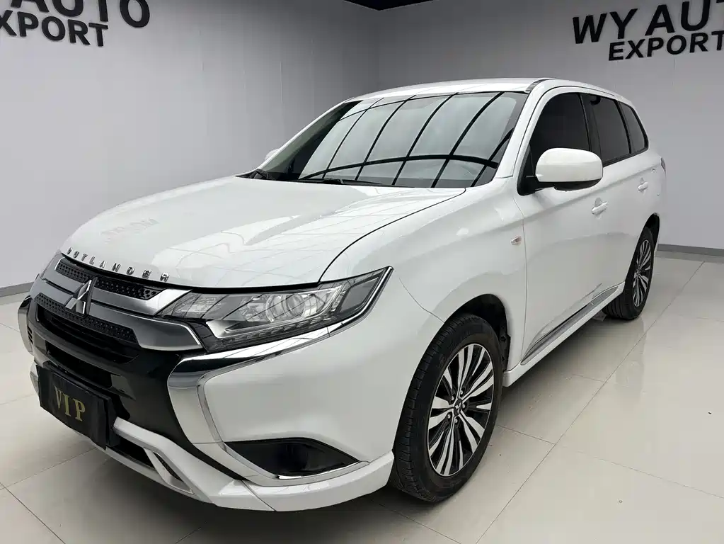 Mitsubishi Outlander 2021 — фото 4