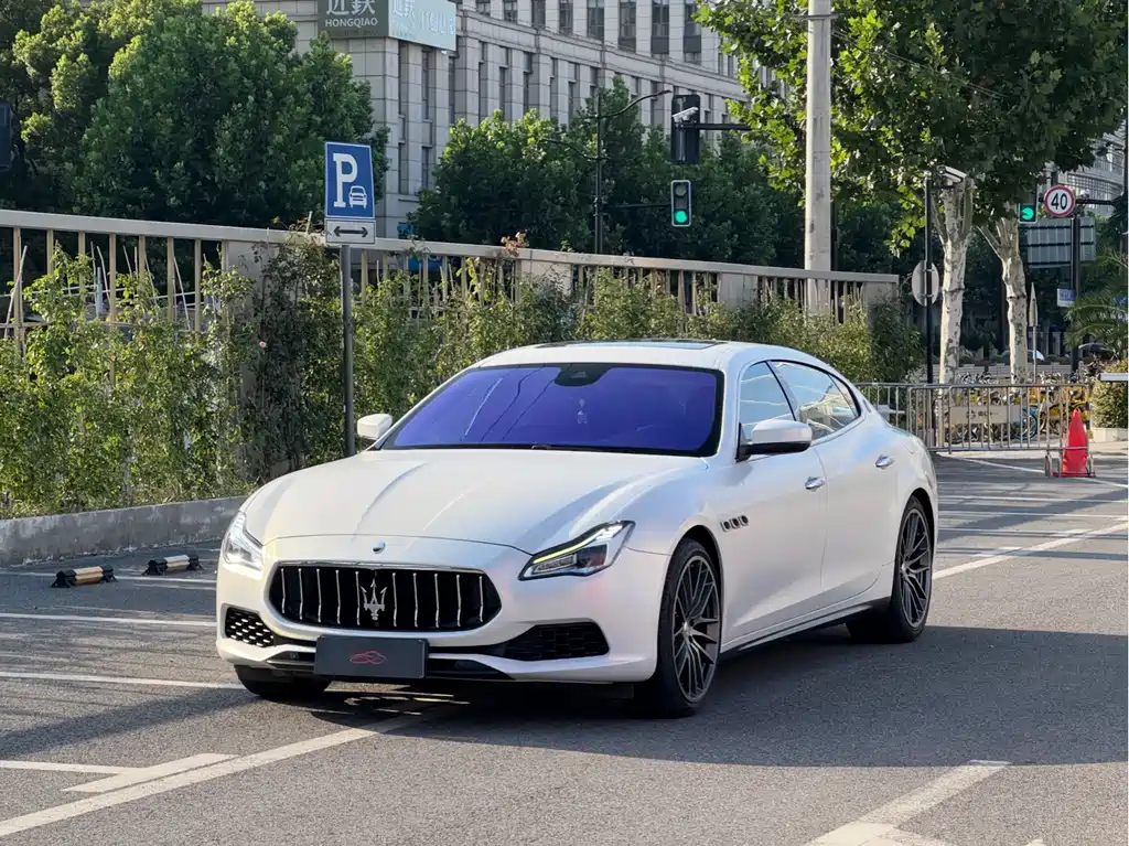 Maserati Quattroporte 2017 — фото 1