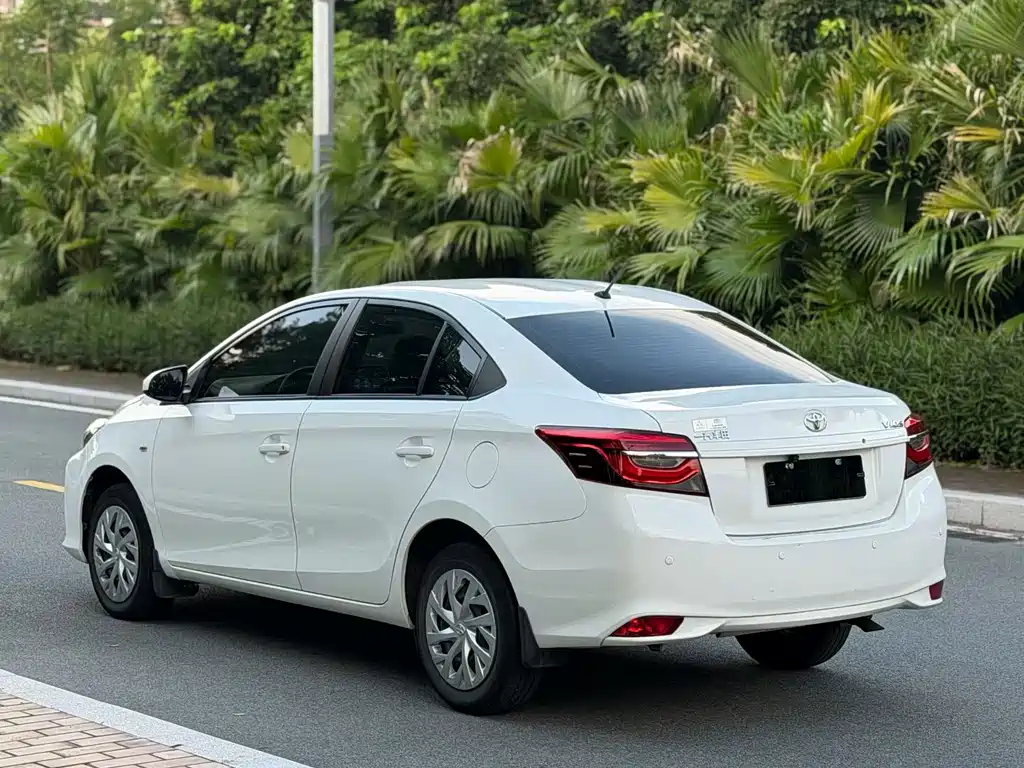 Toyota Vios 2022 — фото 7