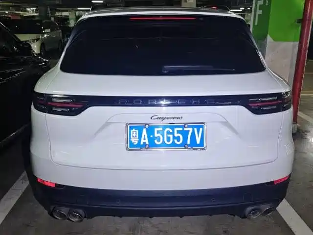 Porsche Cayenne 2018 — фото 10