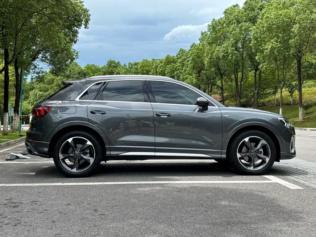 Audi Q3 2023 — фото 13