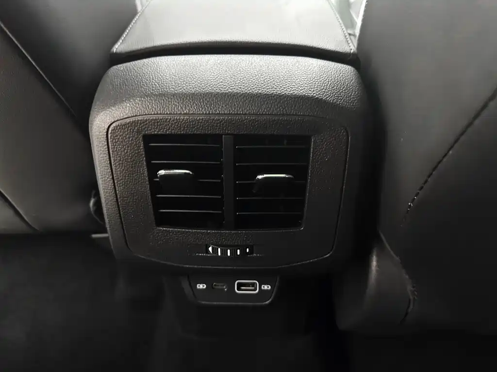 Volkswagen T-Cross 2023 — фото 17