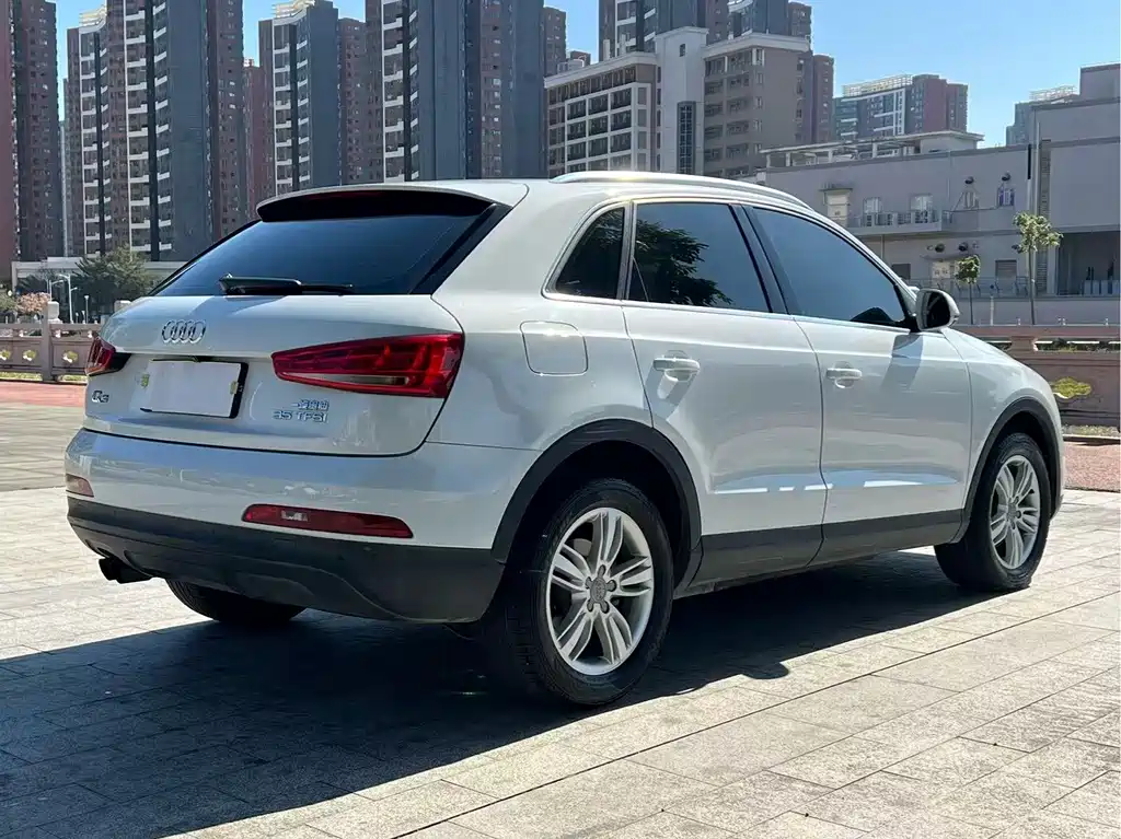 Audi Q3 2015 — фото 7