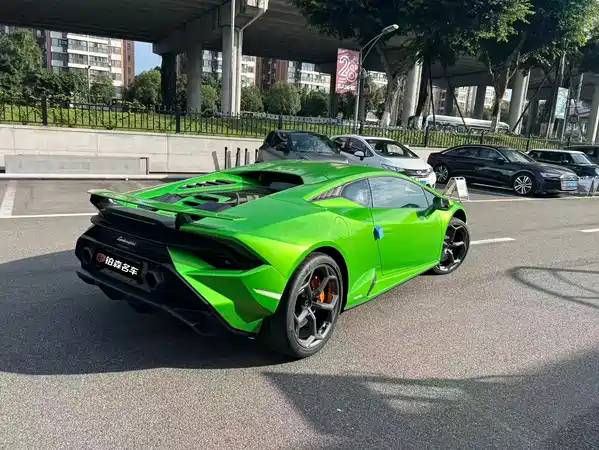 Lamborghini Huracan 2024