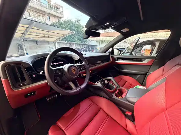 Porsche Cayenne 2024