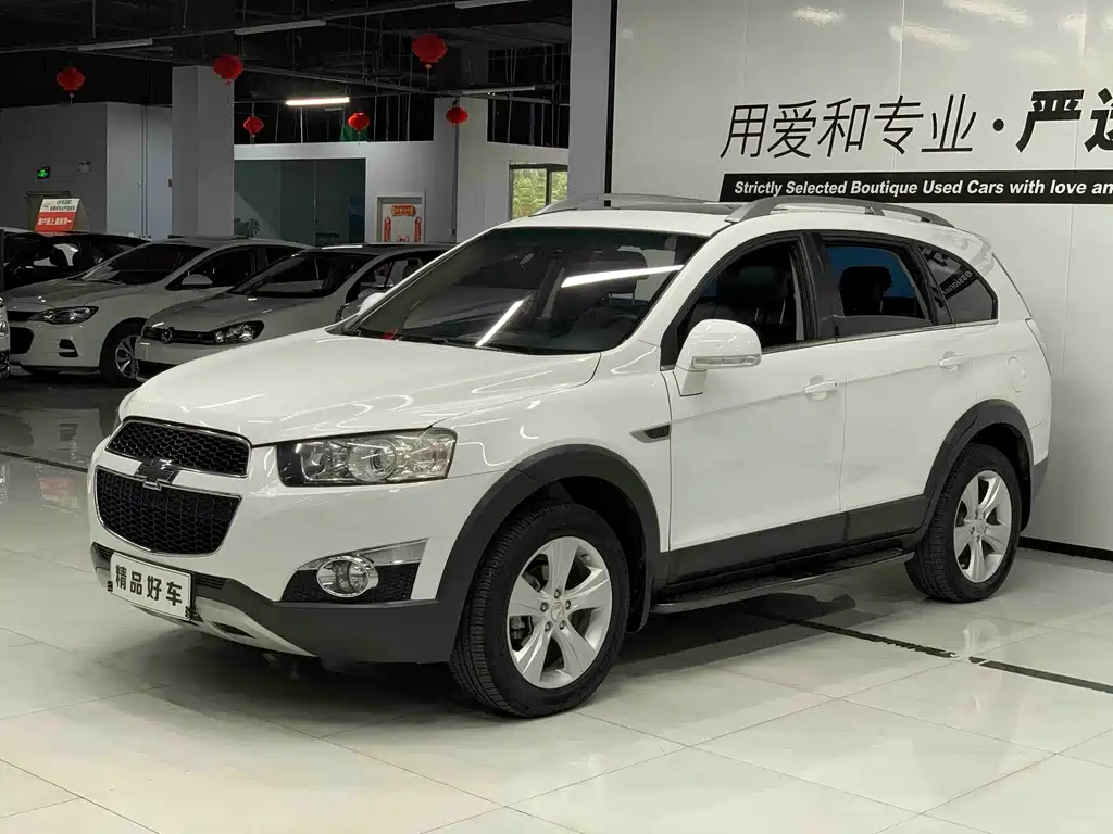 Chevrolet Captiva 2013 — фото 1