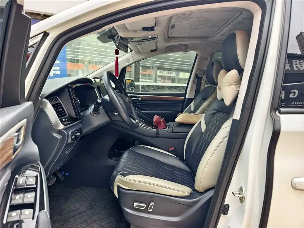 GAC Motor Trumpchi M8 2022 — фото 2