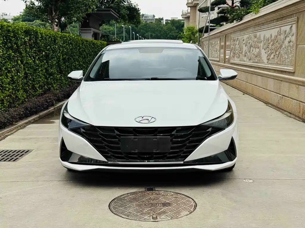 Hyundai Elantra 2022 — фото 2