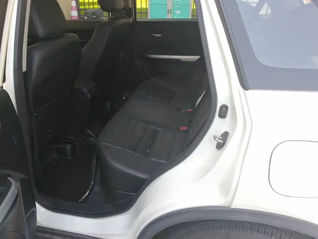 Suzuki Vitara 2016 — фото 13