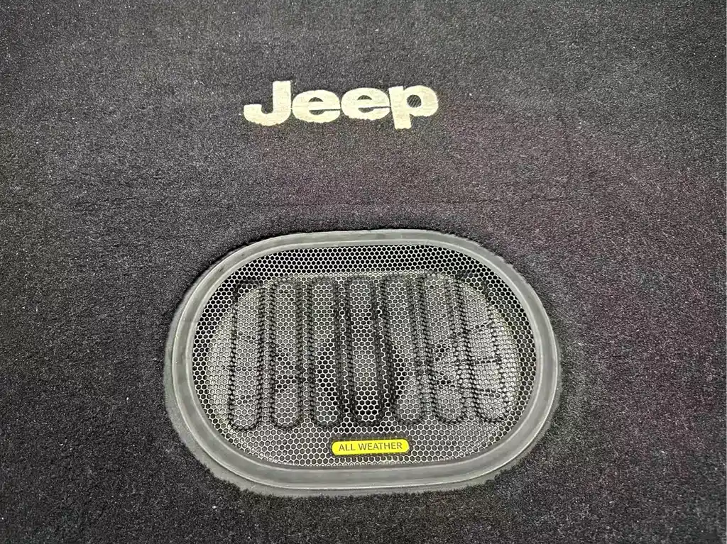Jeep Wrangler 2018 — фото 20