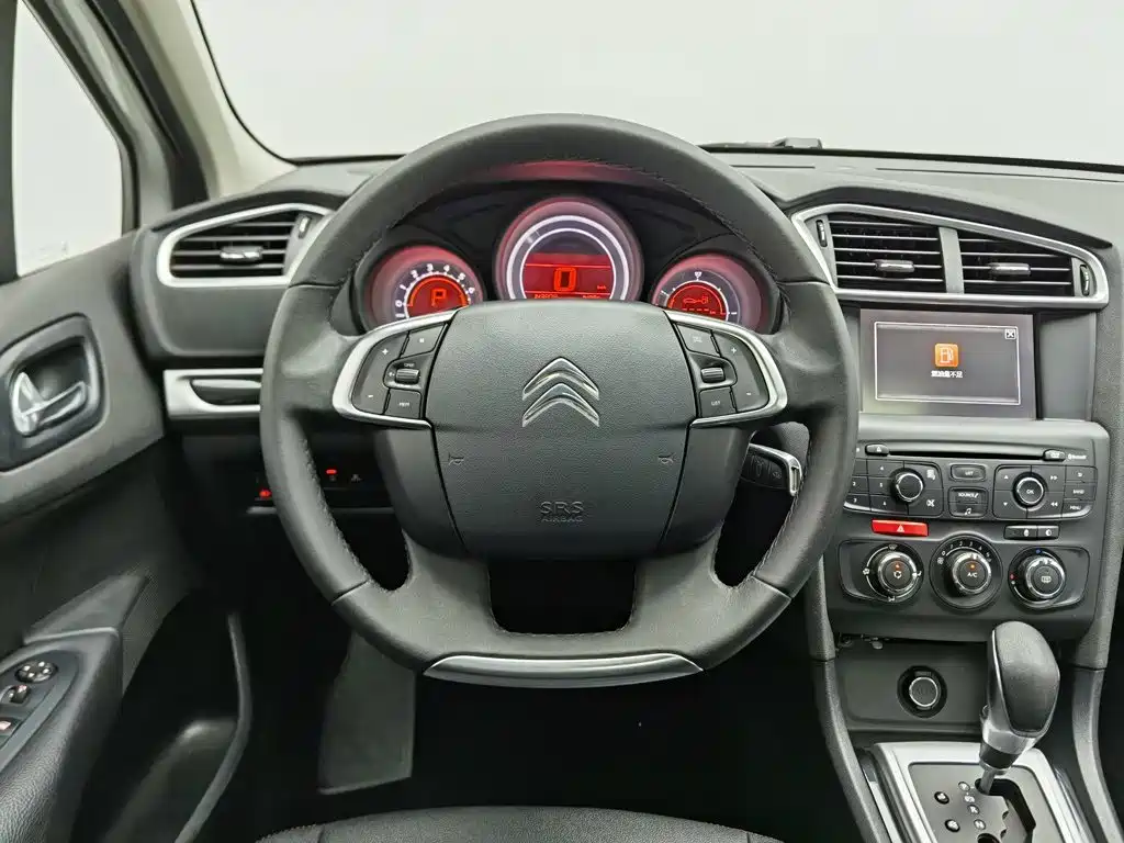 Citroën C4L 2016 — фото 11