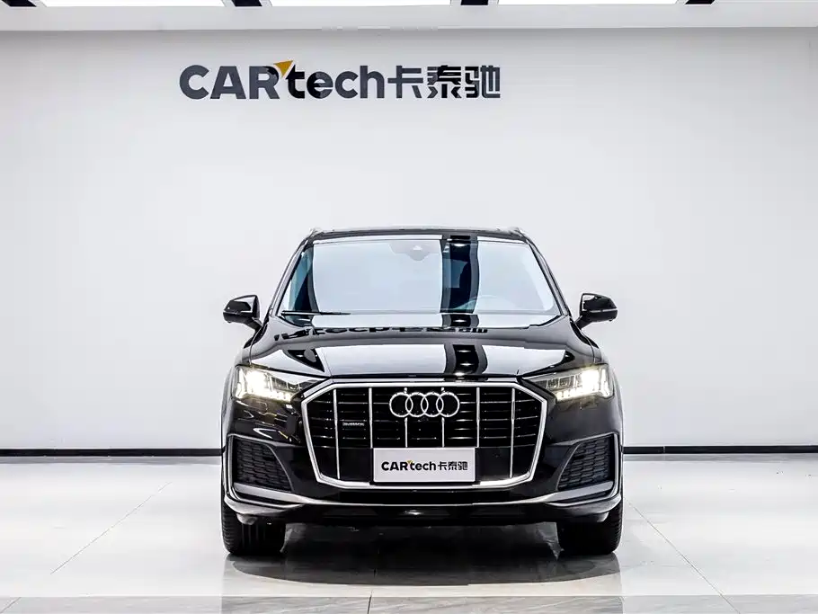 Audi Q7 2023 — фото 1
