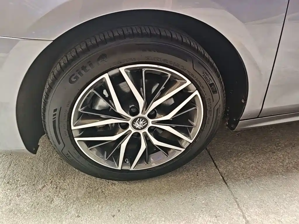 BYD Qin PLUS 2022 — фото 23