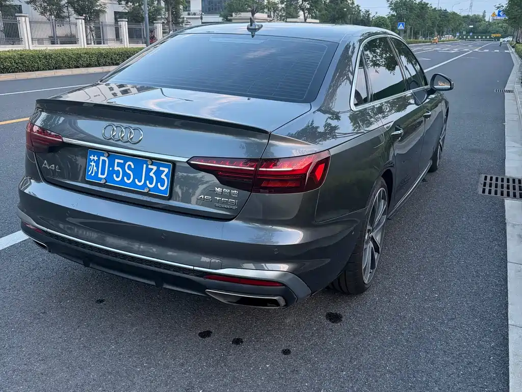 Audi A4L 2020