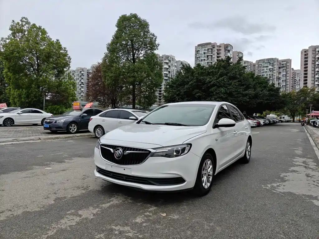 Buick Excelle 2019 — фото 1