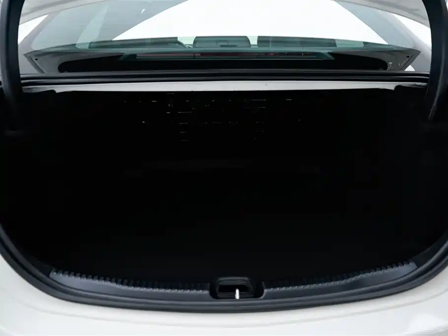Mercedes-Benz C-Class 2023 — фото 9