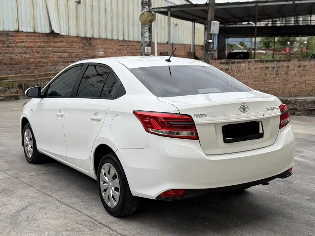 Toyota Yaris L 2019