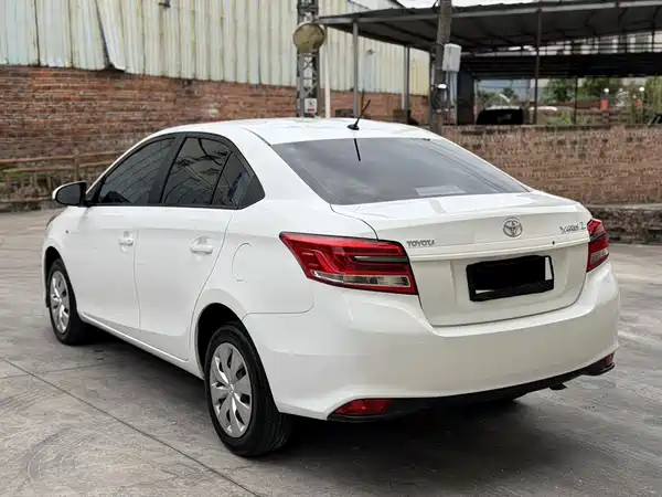 Toyota Yaris L 2019