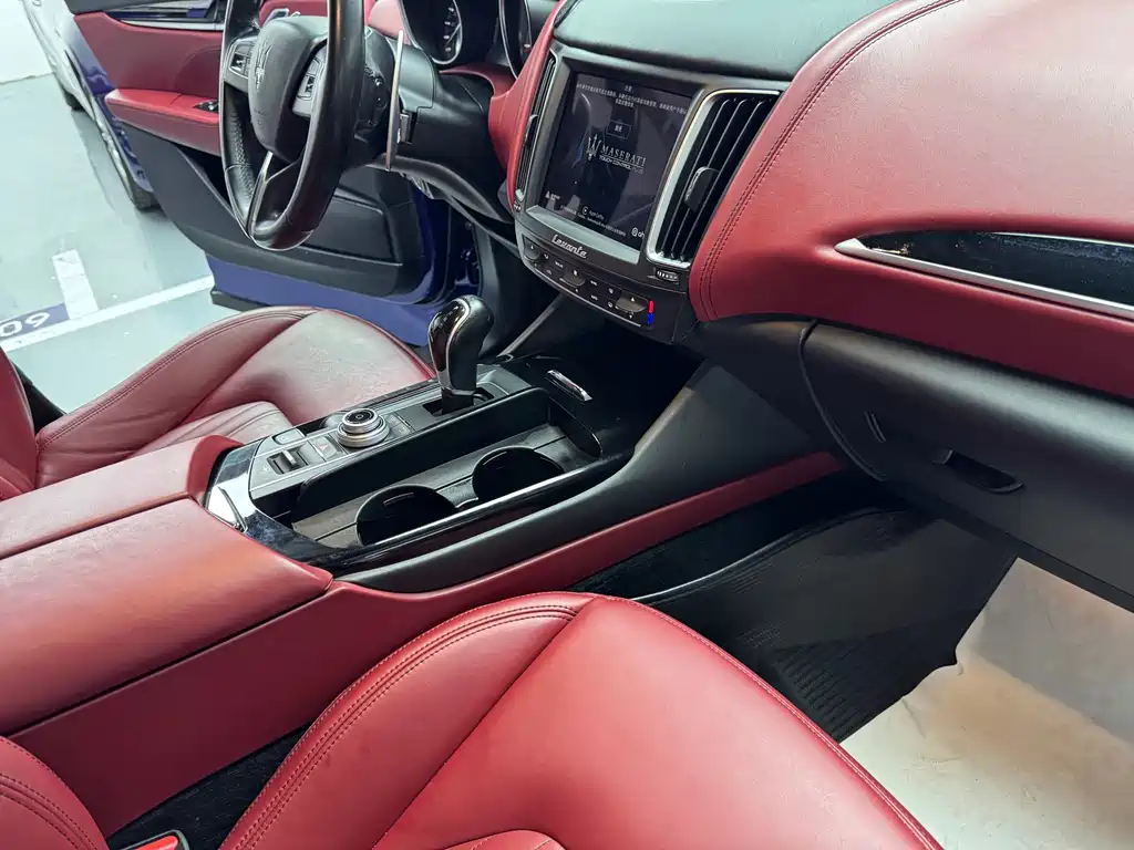 Maserati Levante 2020 — фото 12