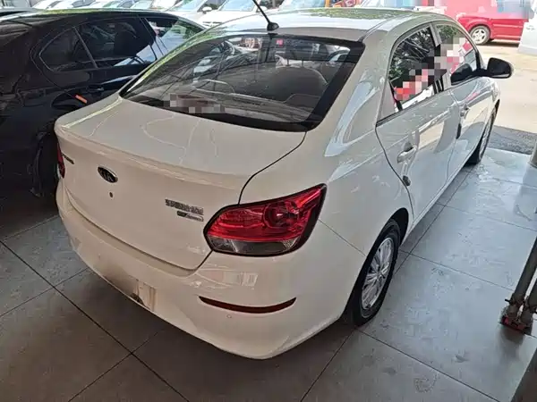 Kia Pegas 2017
