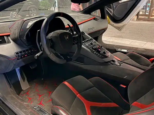 Lamborghini Aventador 2017