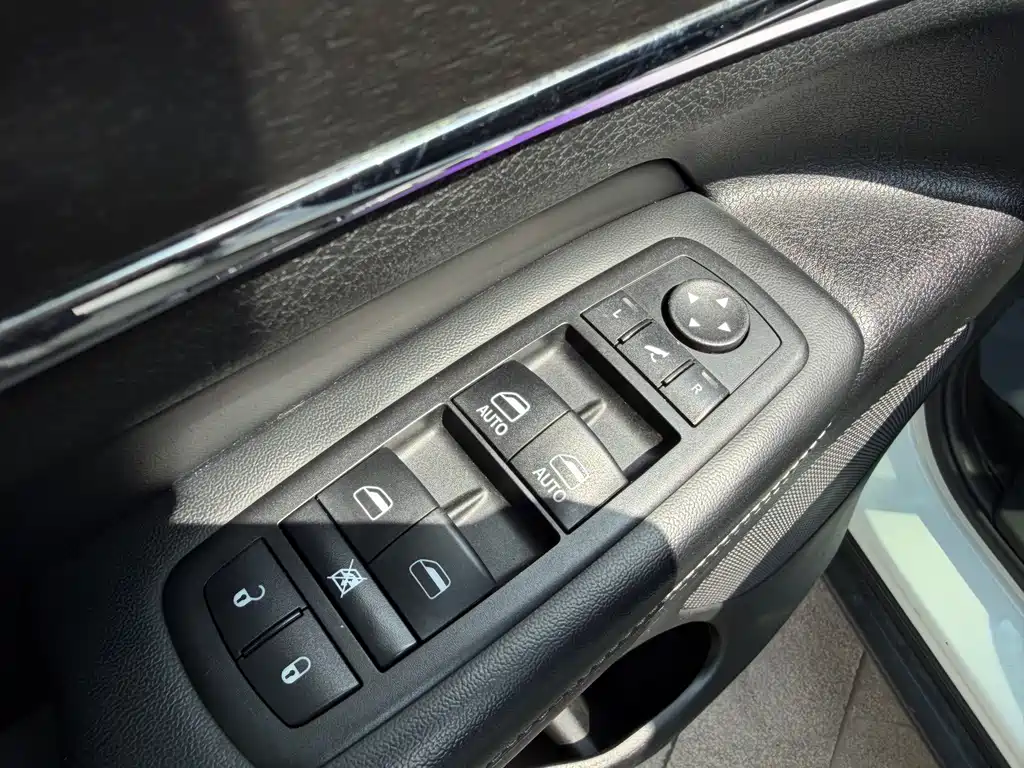 Jeep Grand Cherokee 2016 — фото 18