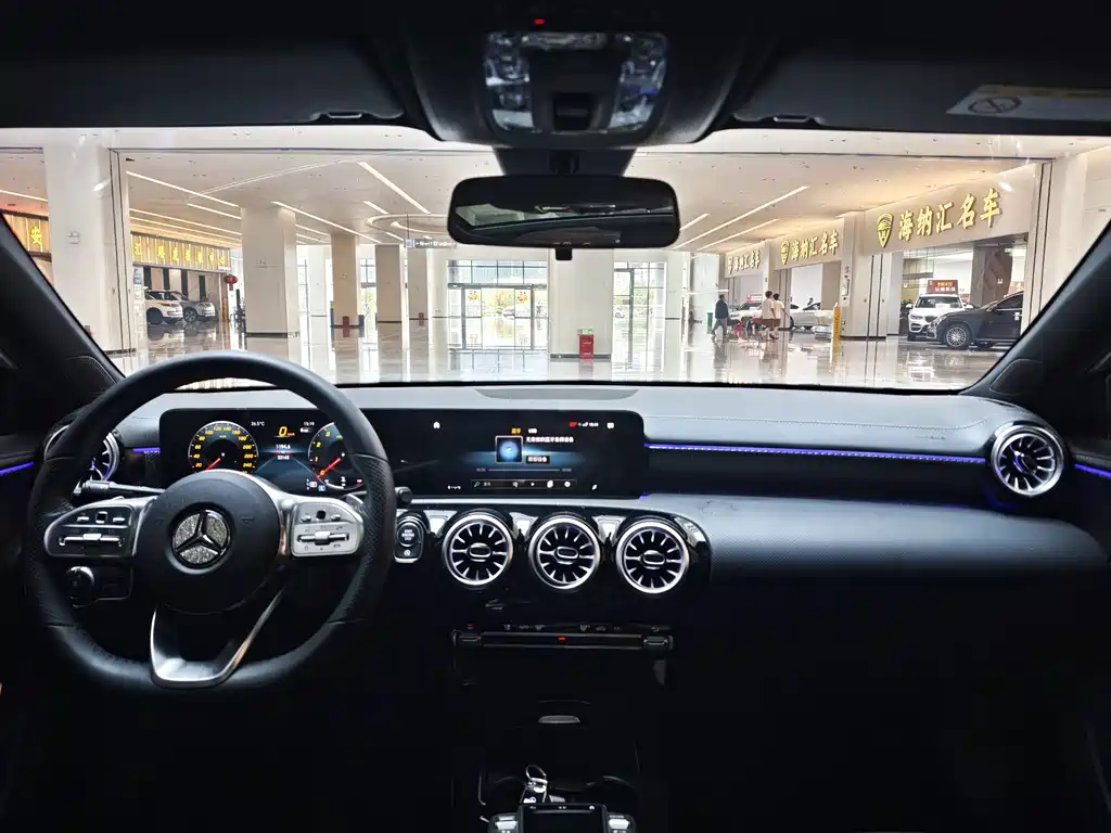 Mercedes-Benz A-Class 2023 — фото 11