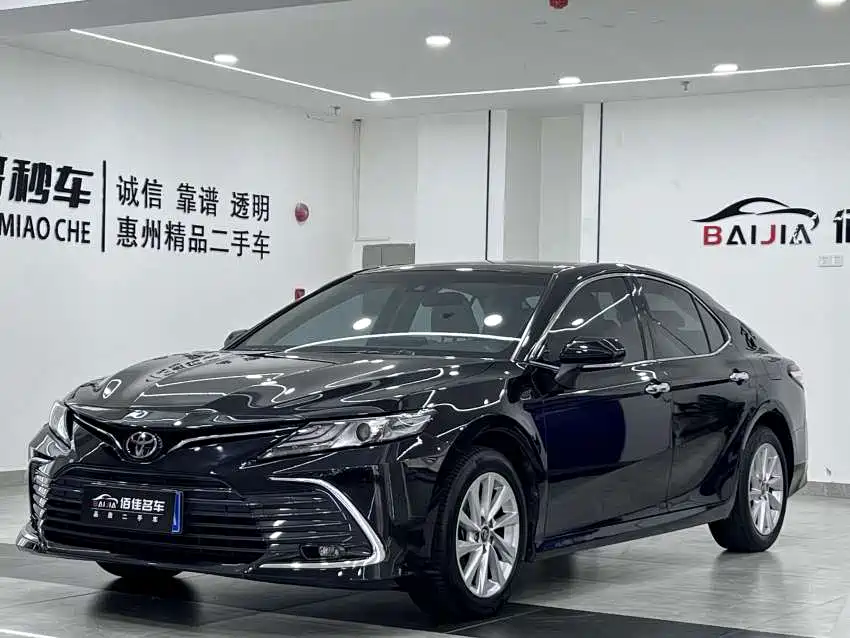 Toyota Camry 2021 — фото 1