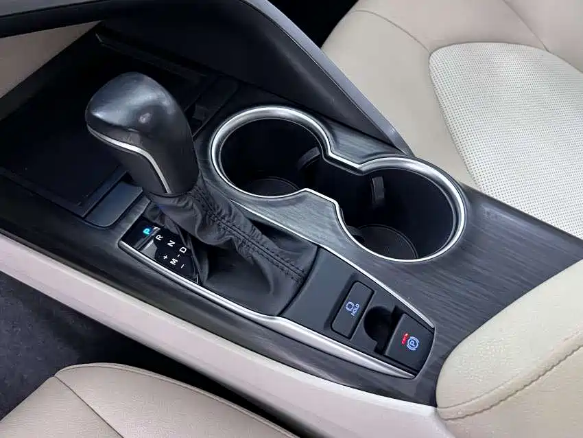 Toyota Camry 2021 — фото 21