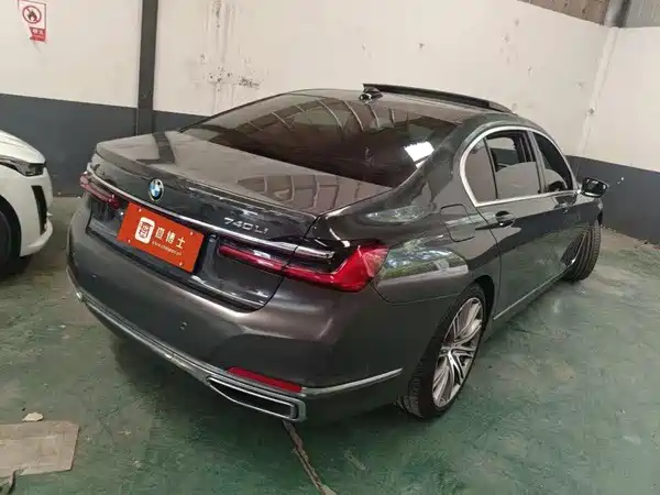 BMW 7 Series 2021