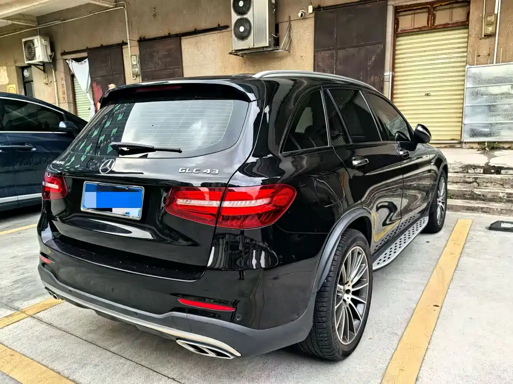 Mercedes-Benz GLC AMG 2018 — фото 4