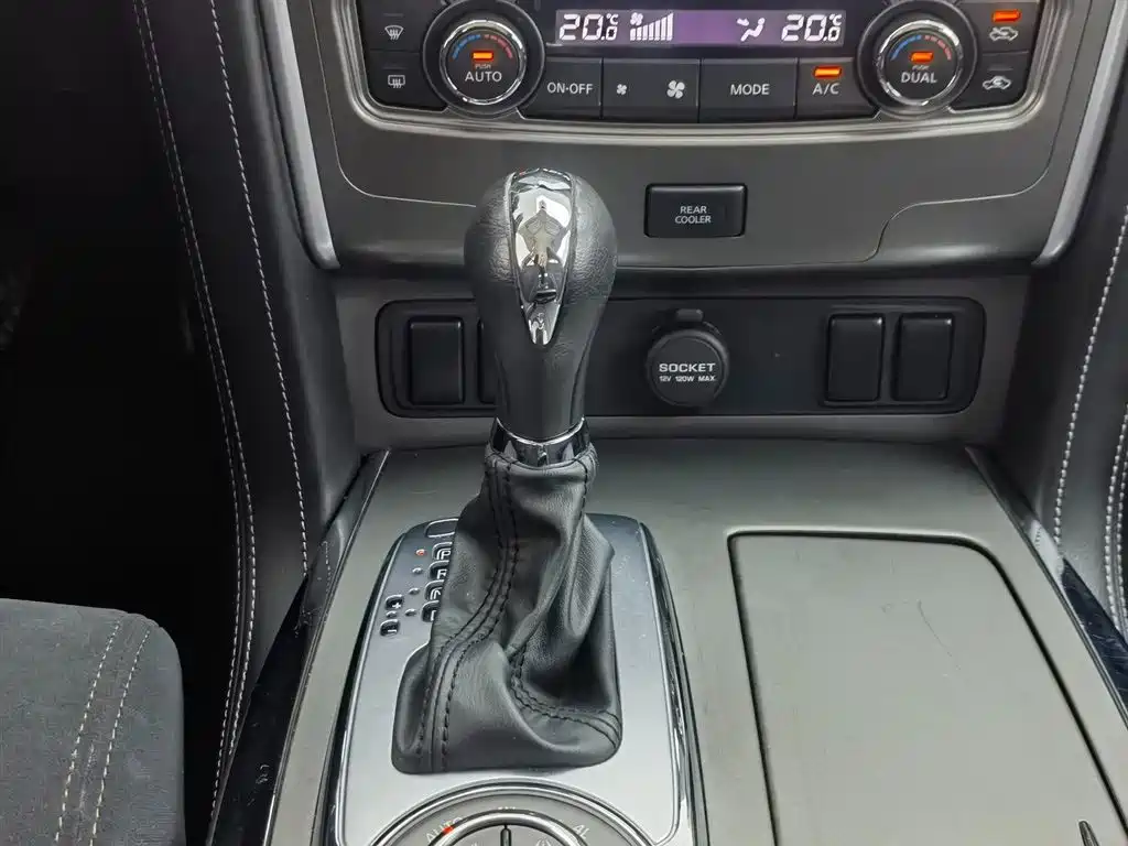 Nissan Patrol 2018 — фото 18