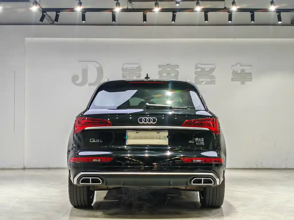 Audi Q5L 2021 — фото 8