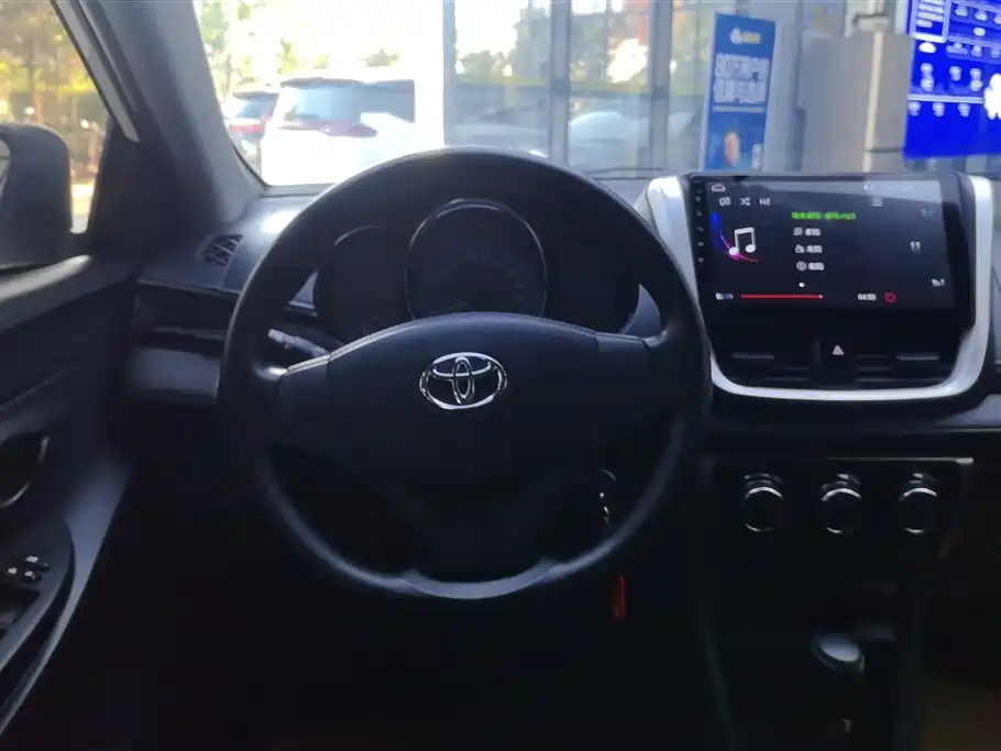Toyota Yaris L 2019 — фото 15