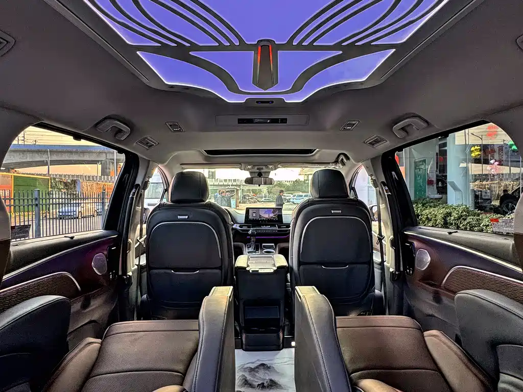 Toyota Sienna — фото 21