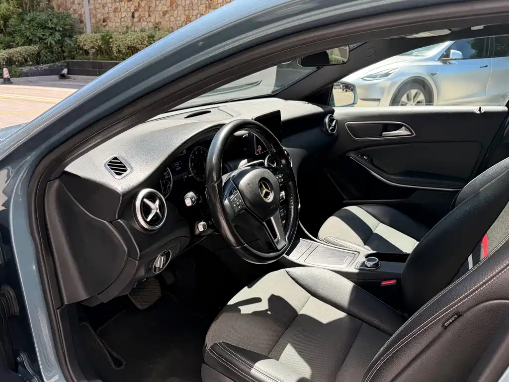 Mercedes-Benz A-Class 2015 — фото 11