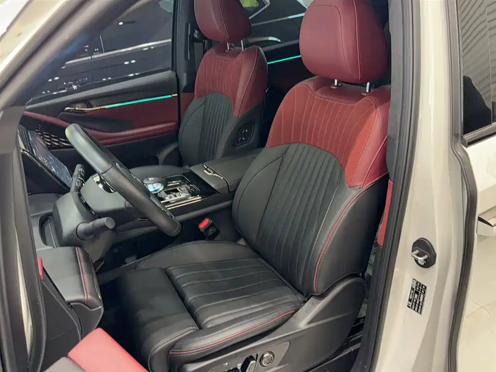 GAC Motor Trumpchi M8 2024 — фото 12