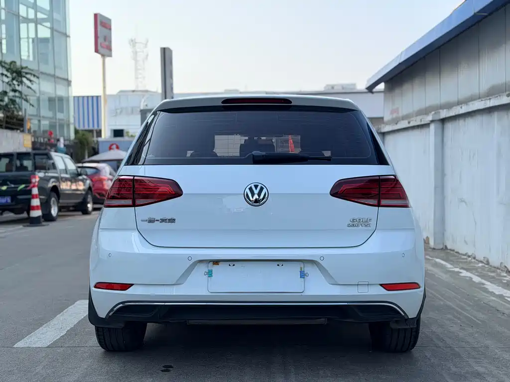 Volkswagen Golf 2018 — фото 11