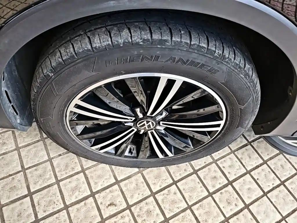 Volkswagen Tiguan L 2021 — фото 23