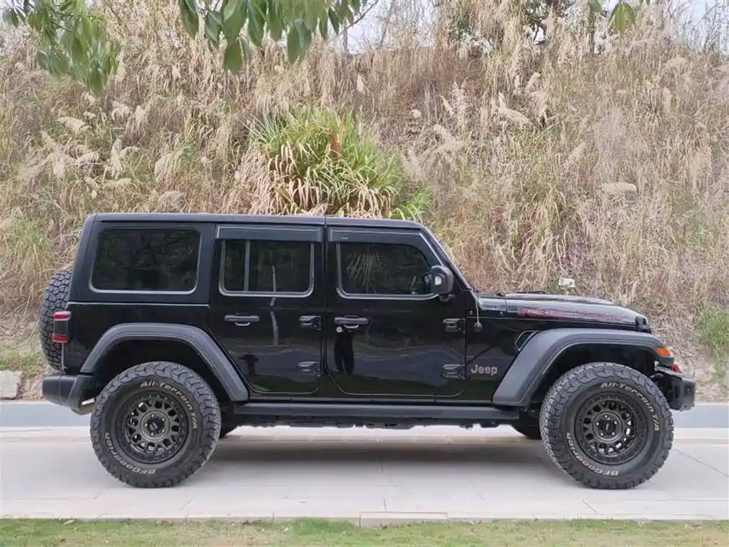 Jeep Wrangler 2023 — фото 10
