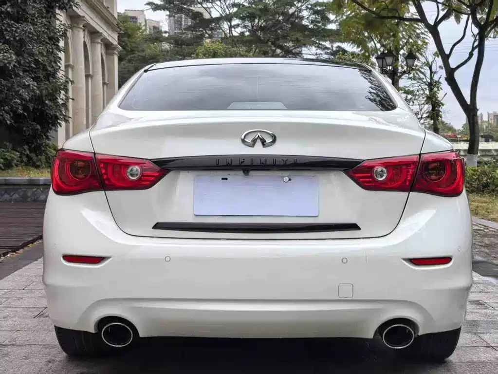 Infiniti Q50L 2017 — фото 8