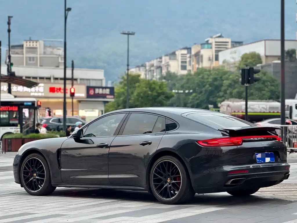 Porsche Panamera 2017 — фото 4