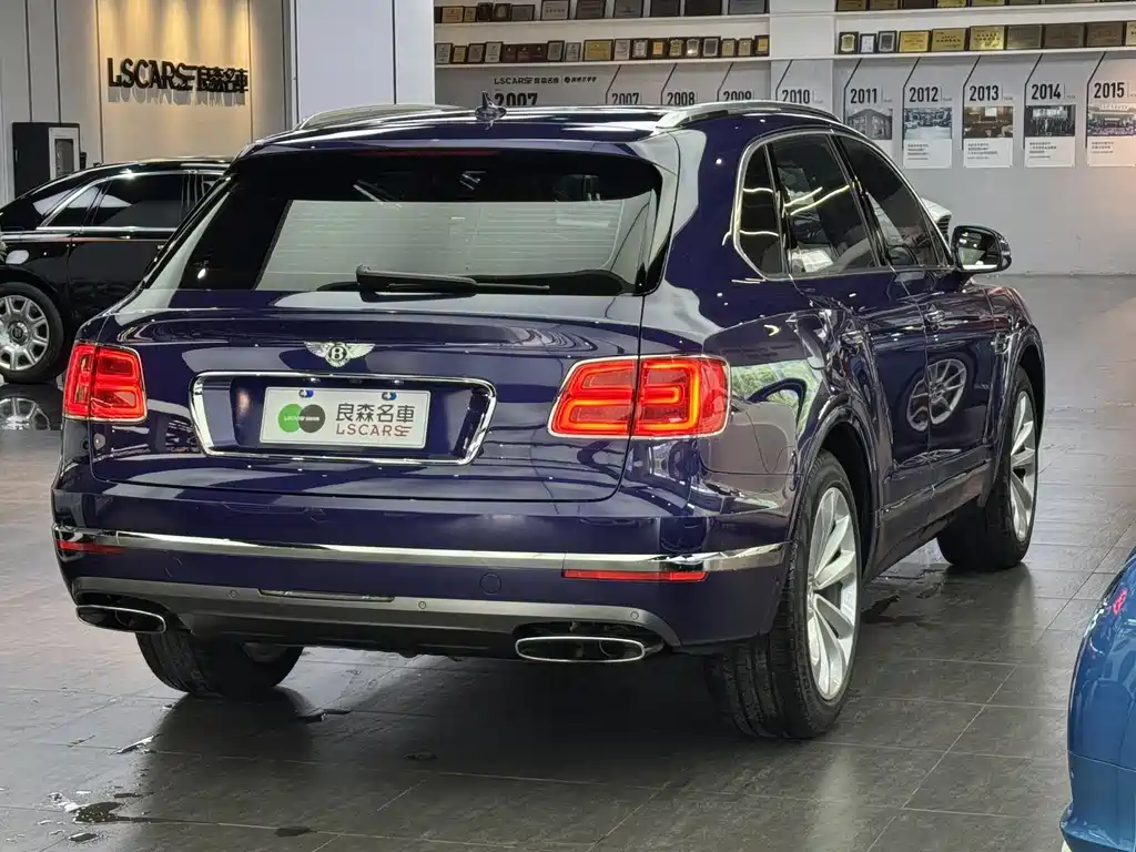 Bentley Bentayga 2018 — фото 6