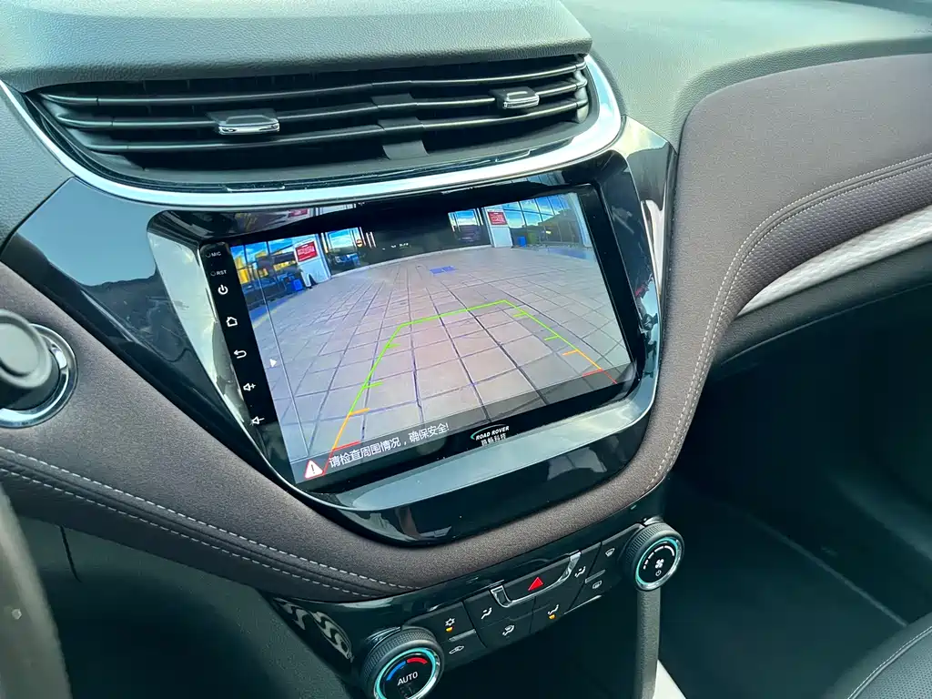 Chevrolet Malibu 2018 — фото 14