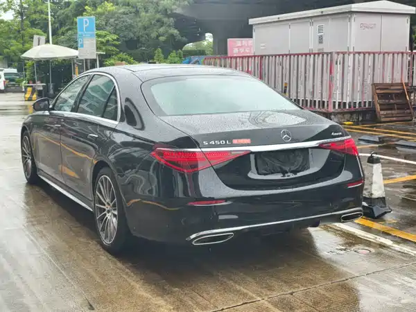 Mercedes-Benz S-Class 2024