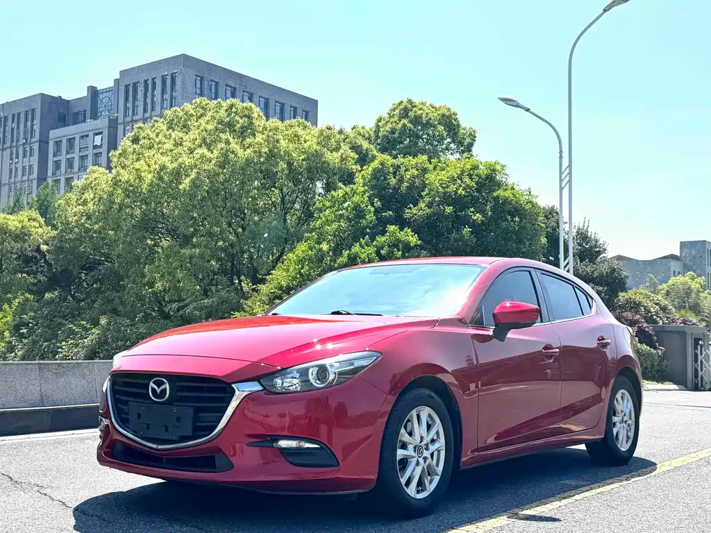 Mazda 3 Axela 2018 — фото 1