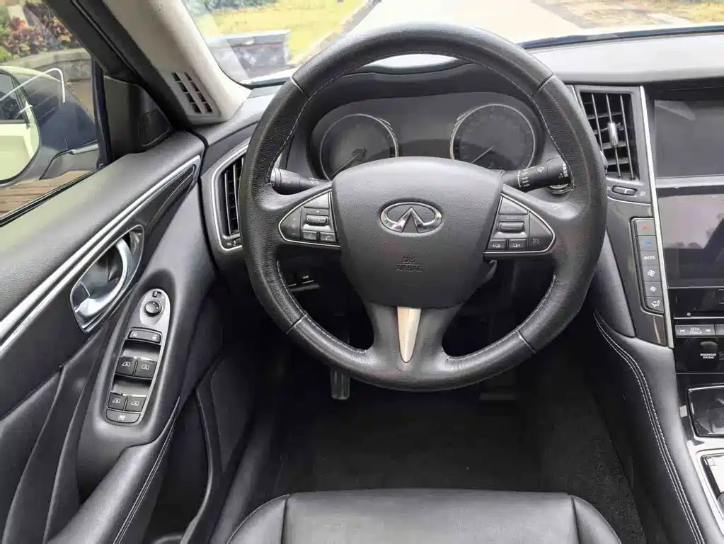 Infiniti Q50L 2017 — фото 21