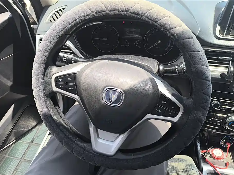 Changan V7 2015 — фото 15