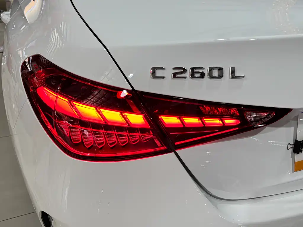 Mercedes-Benz C-Class 2023 — фото 20